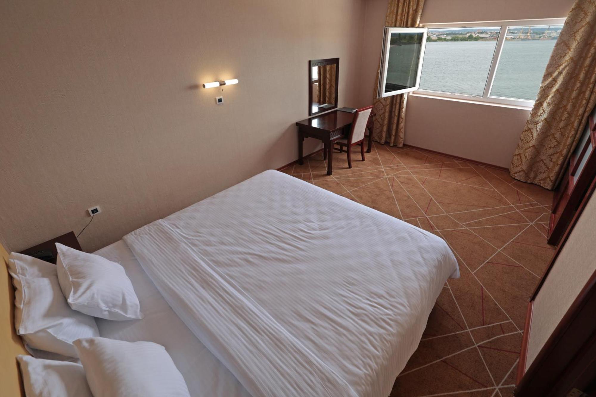 Hotel Aquastar Danube Kladovo Eksteriør billede